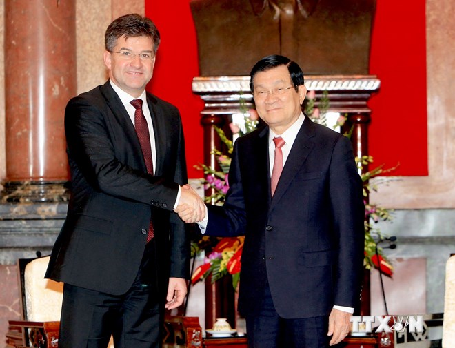 ประธานาธิบดีสโลวาเกียชื่นชมผลสำเร็จในการพัฒนาของเวียดนาม